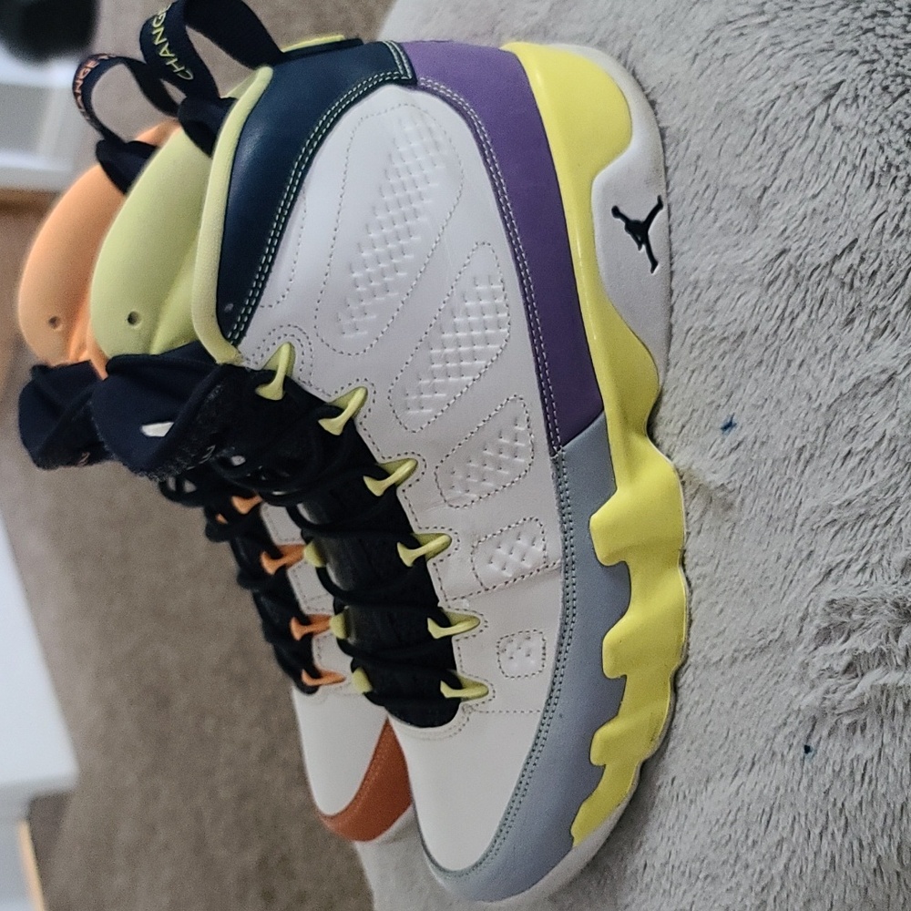 Shoes - Picture 3 of 8